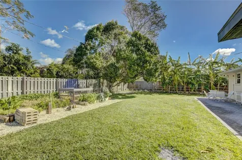 7608 The Plaza Bradenton FL 34209