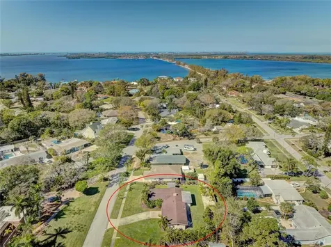 7608 The Plaza Bradenton FL 34209