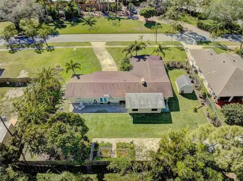 7608 The Plaza Bradenton FL 34209