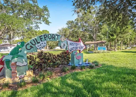 5914 15th Avenue S Gulfport FL 33707