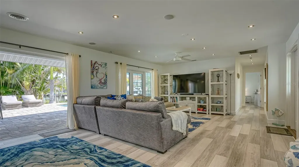 500 Schooner Lane Longboat Key FL 34228