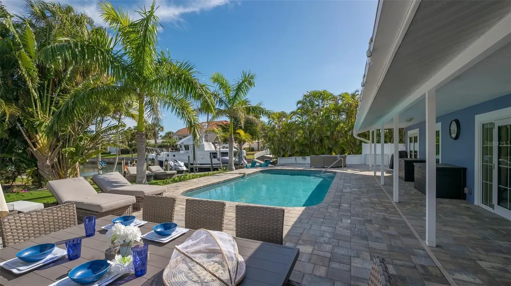 500 Schooner Lane Longboat Key FL 34228