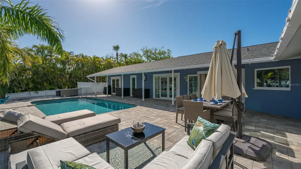500 Schooner Lane Longboat Key FL 34228