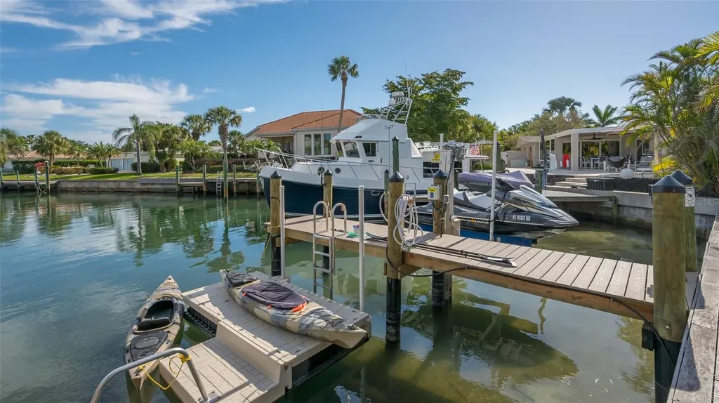 500 Schooner Lane Longboat Key FL 34228