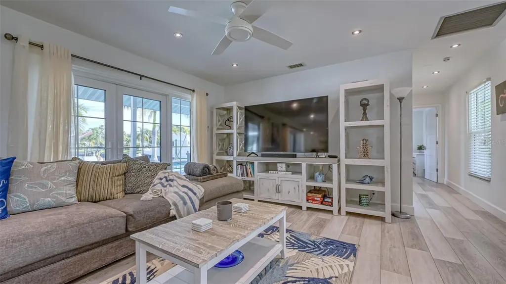 500 Schooner Lane Longboat Key FL 34228