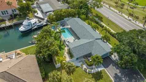 500 Schooner Lane Longboat Key FL 34228