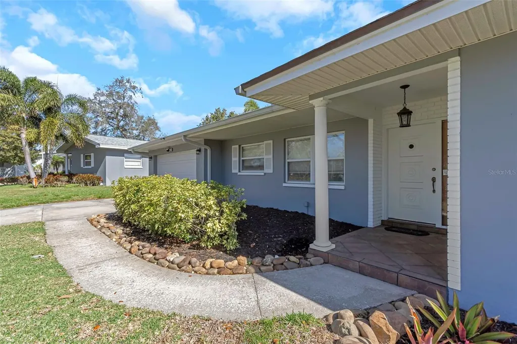 2162 College Drive Clearwater FL 33764