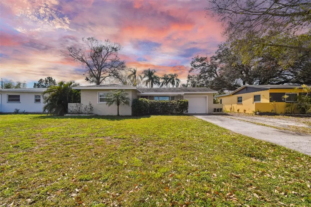 5518 15th Avenue N St Petersburg FL 33710
