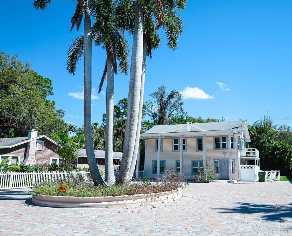 4600 Bay Shore Road Sarasota FL 34234