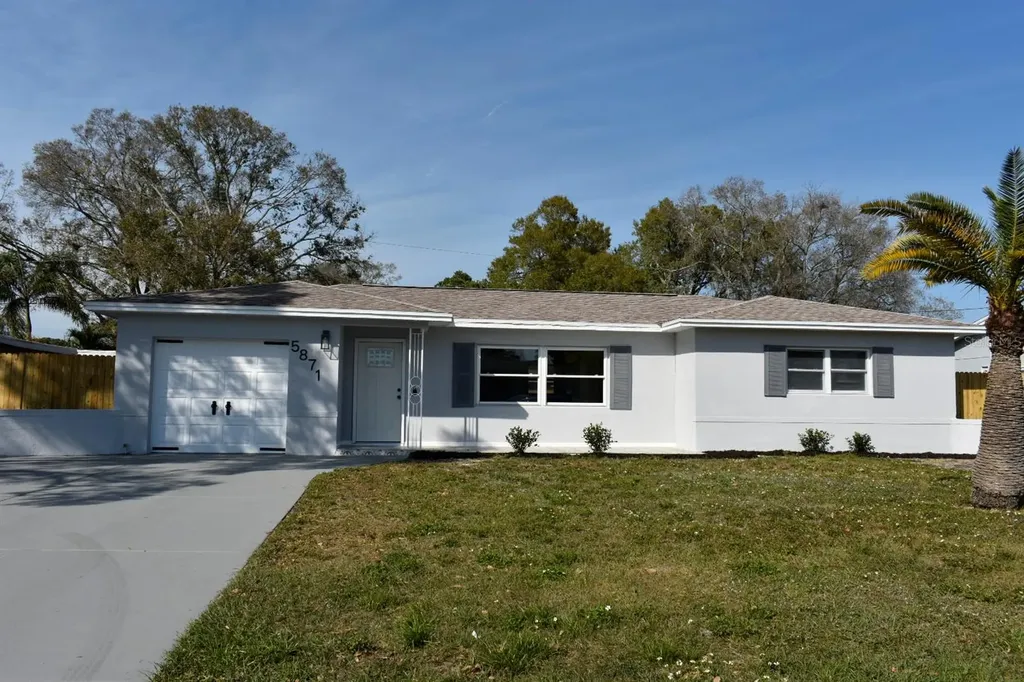 5871 40th Avenue N St Petersburg FL 33709