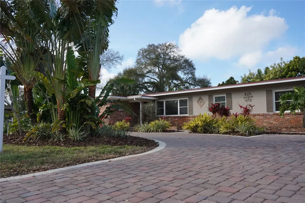 4545 20th Avenue N St Petersburg FL 33713