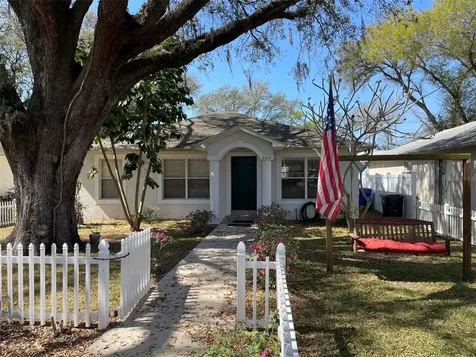 6824 N Sterling Avenue Tampa FL 33614