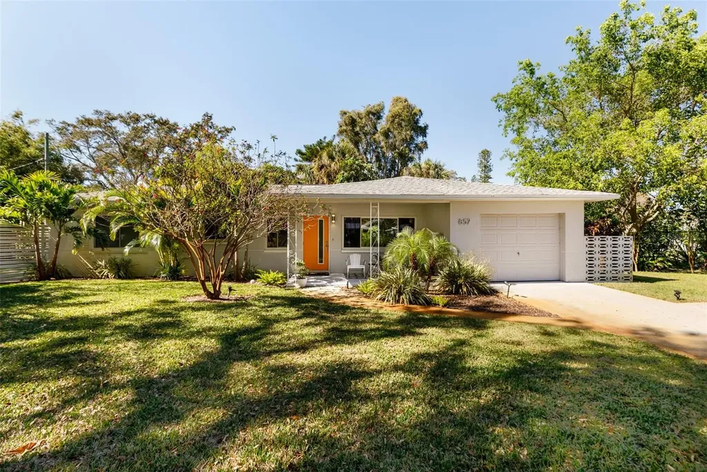 857 Hillside Court S St Petersburg FL 33705