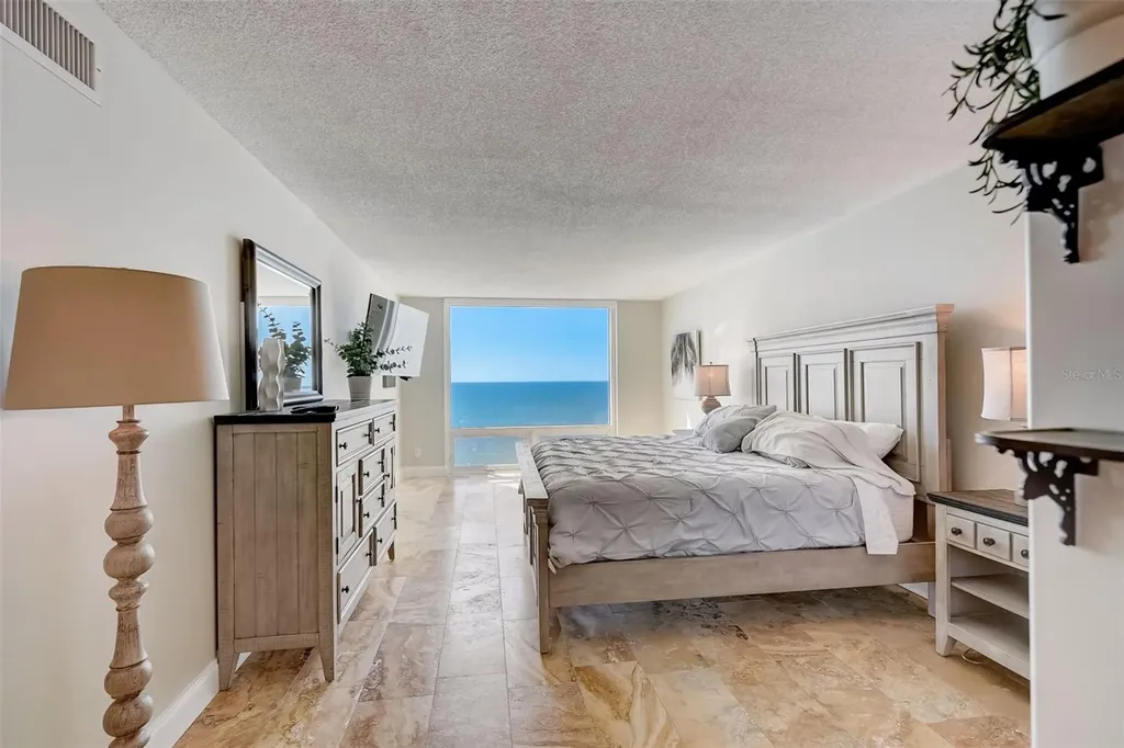 2425 Gulf Of Mexico Drive Longboat Key FL 34228