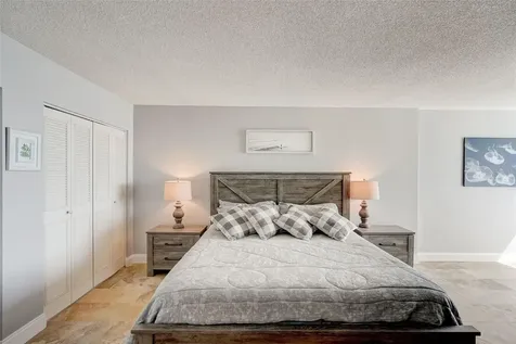 2425 Gulf Of Mexico Drive Longboat Key FL 34228