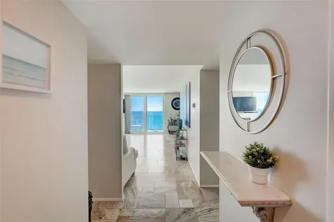 2425 Gulf Of Mexico Drive Longboat Key FL 34228