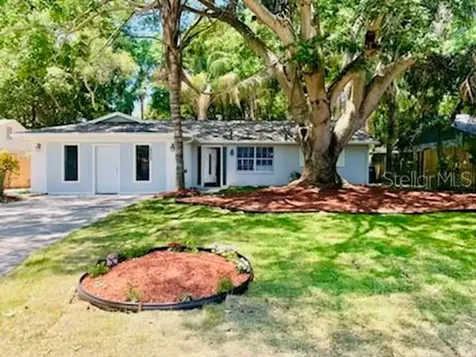 2215 Glen Drive Safety Harbor FL 34695