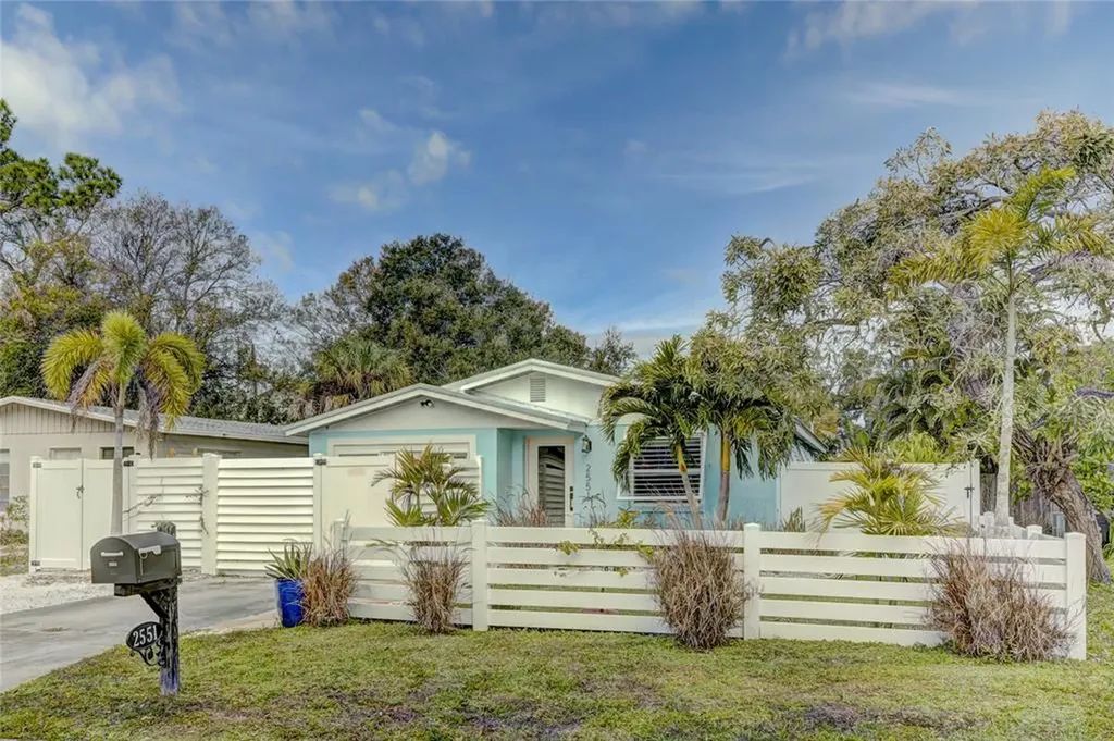 2551 Loma Linda Street Sarasota FL 34239
