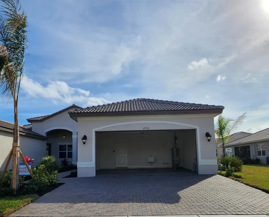 4774 Avila Lakes Drive Wimauma FL 33598