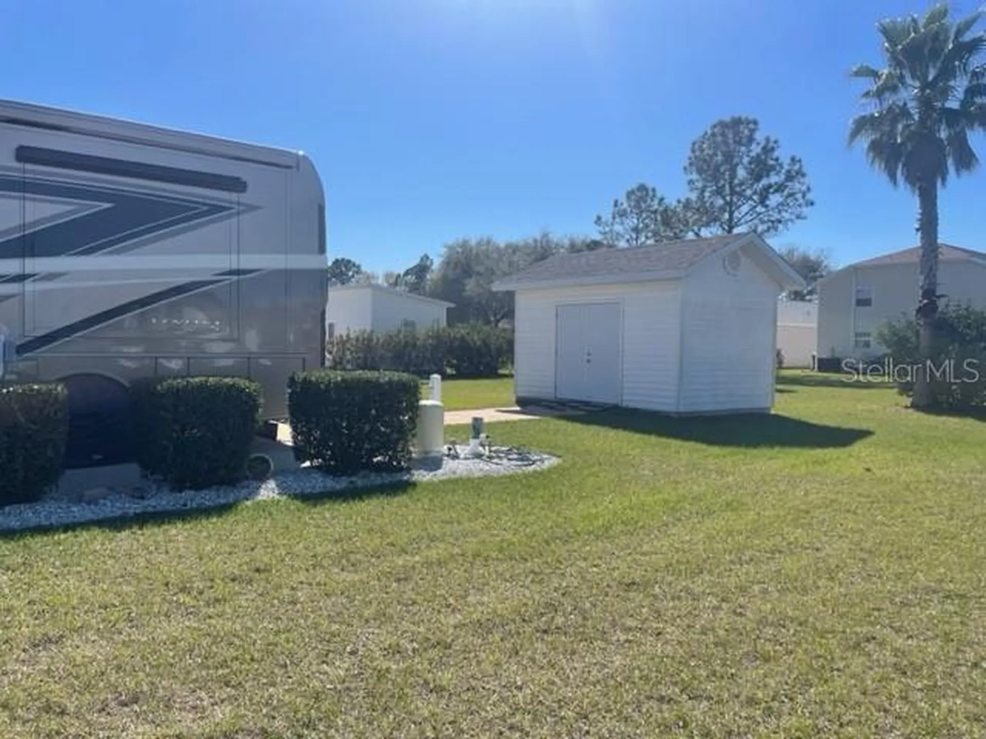1064 Caravan Loop Polk City FL 33868