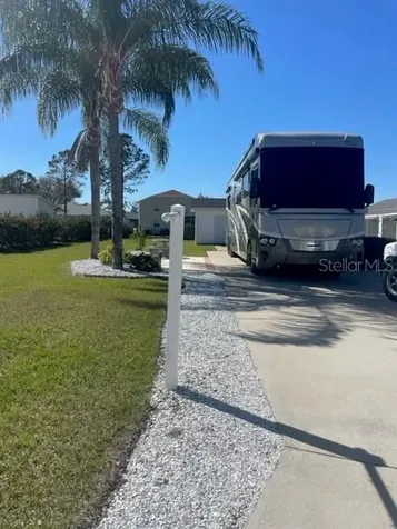 1064 Caravan Loop Polk City FL 33868