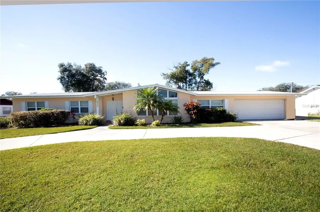2203 Allen Drive Plant City FL 33563