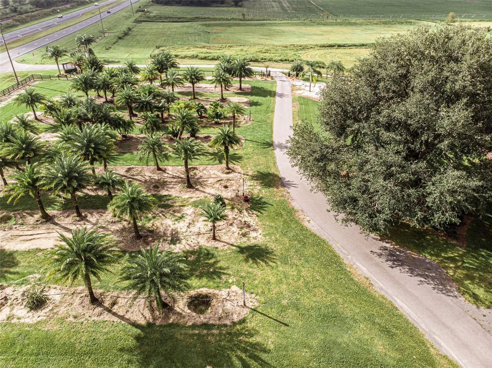 13494 N Us Highway 301 Oxford FL 34484