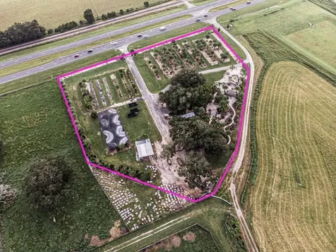 13494 N Us Highway 301 Oxford FL 34484