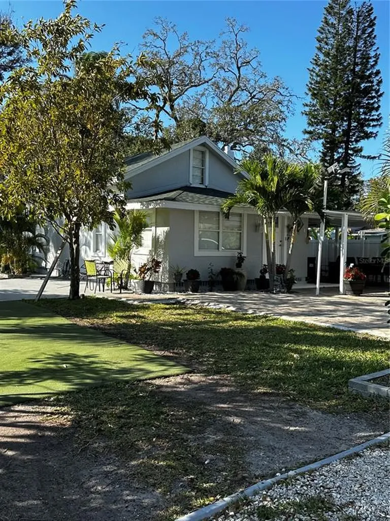 1714 10th Street W Bradenton FL 34205