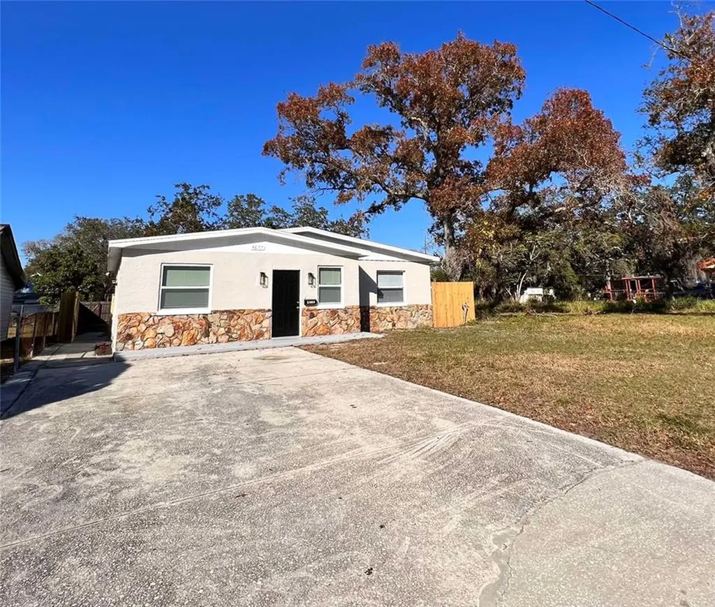 4677 16th Avenue S St Petersburg FL 33711
