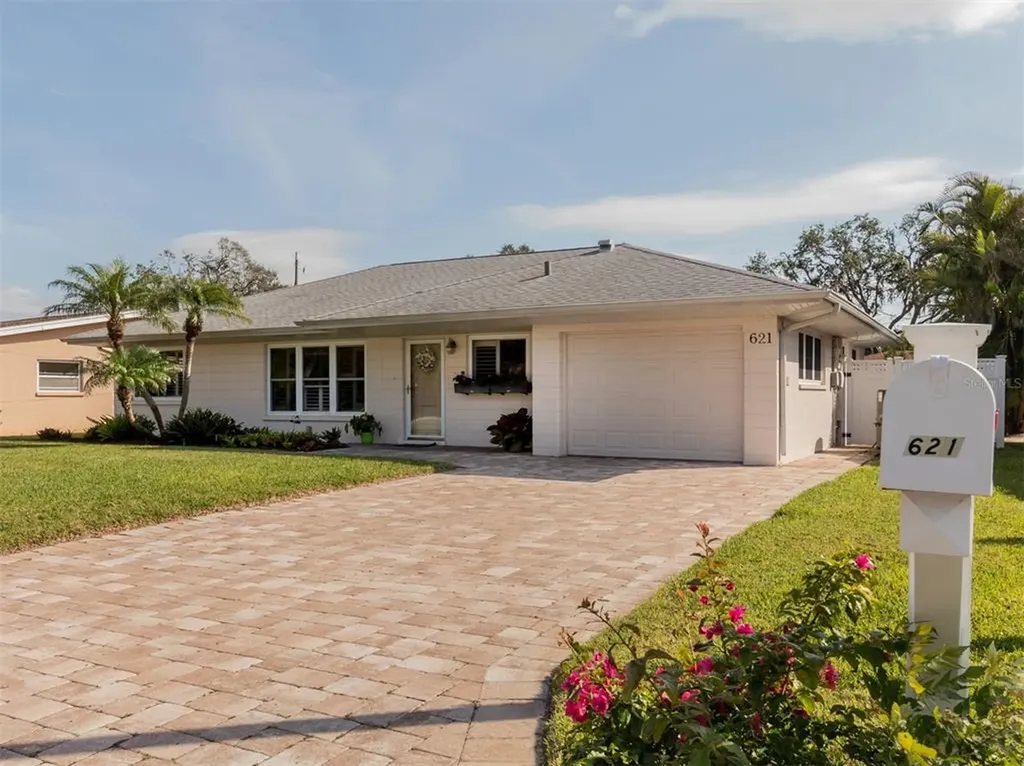 621 Armada Road N. Venice FL 34285