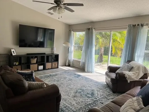 1999 The Oaks Boulevard Kissimmee FL 34746