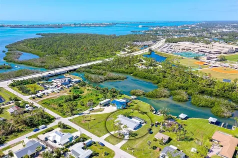 2044 Oyster Creek Drive Englewood FL 34224
