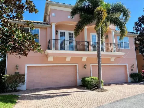 22 Mangrove Point St Petersburg FL 33705