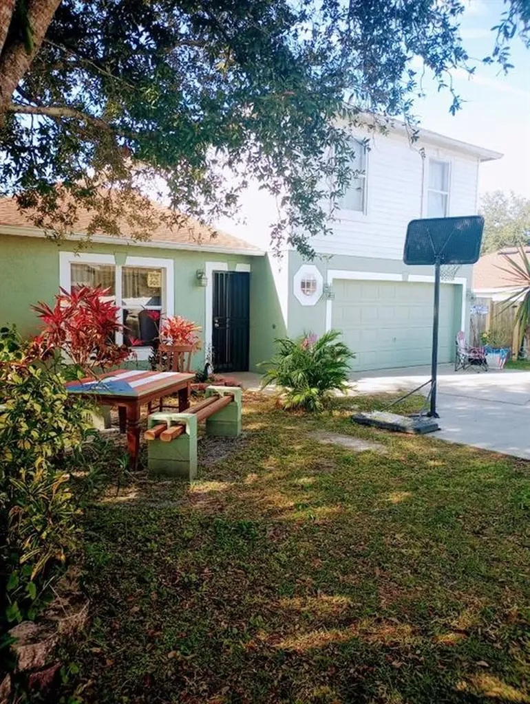 205 Cheshire Court Kissimmee FL 34758