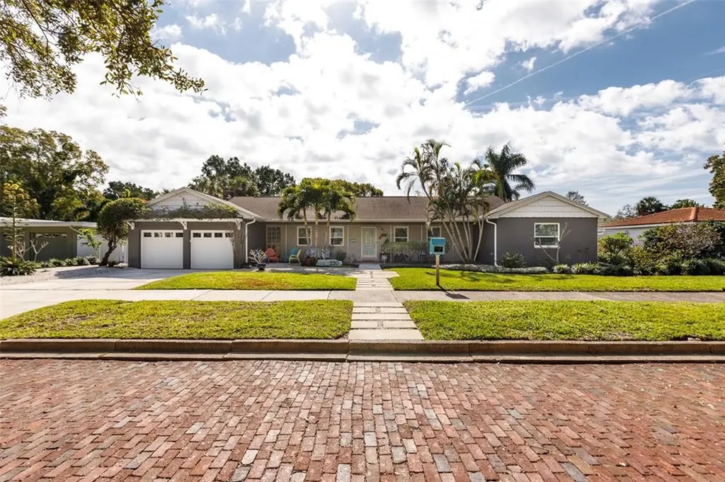 220 60th Avenue S St Petersburg FL 33705