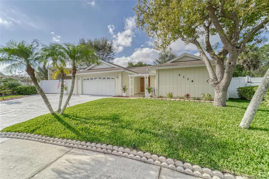 7114 Edenwood Place Tampa FL 33615