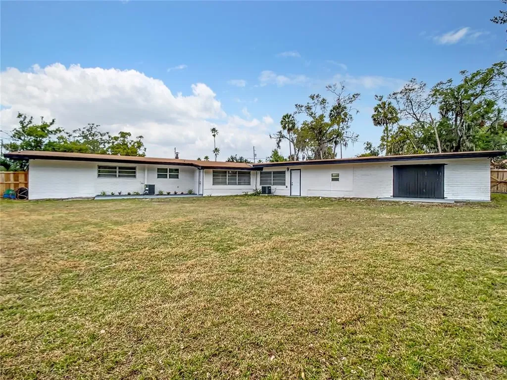 200 E Parkdale Avenue Deland FL 32724