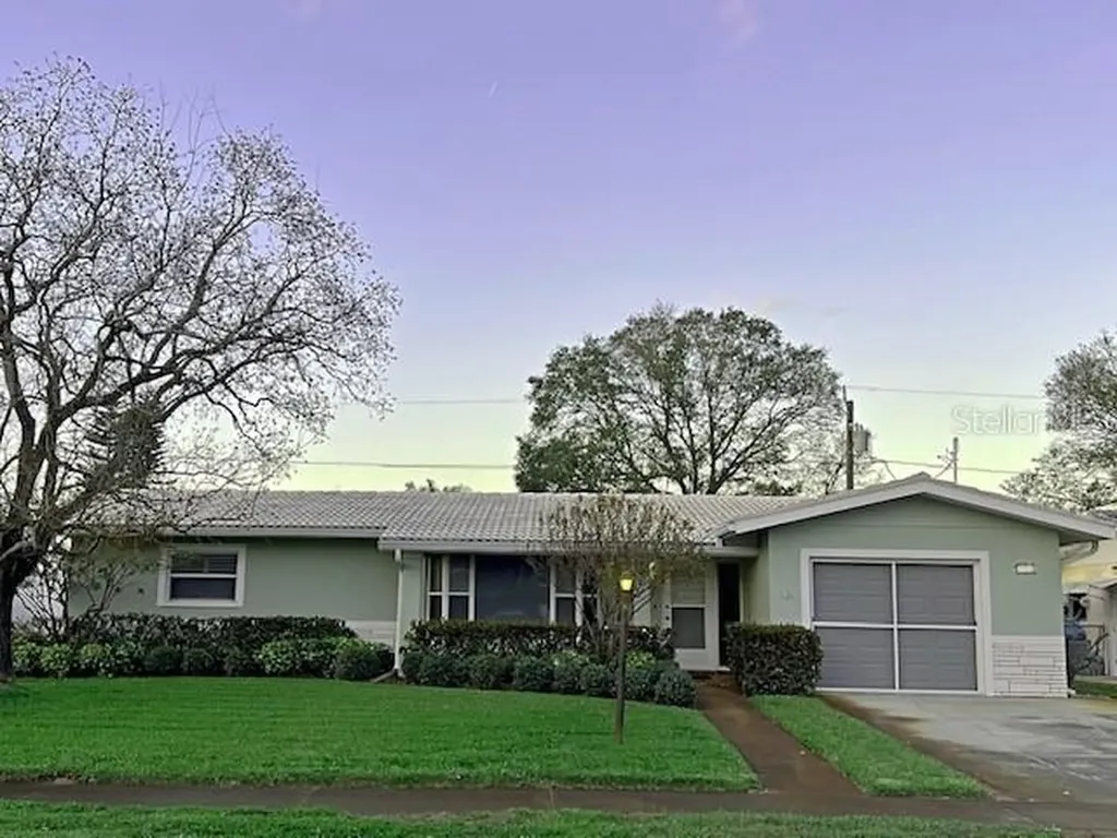 5931 27th Terrace N St Petersburg FL 33710