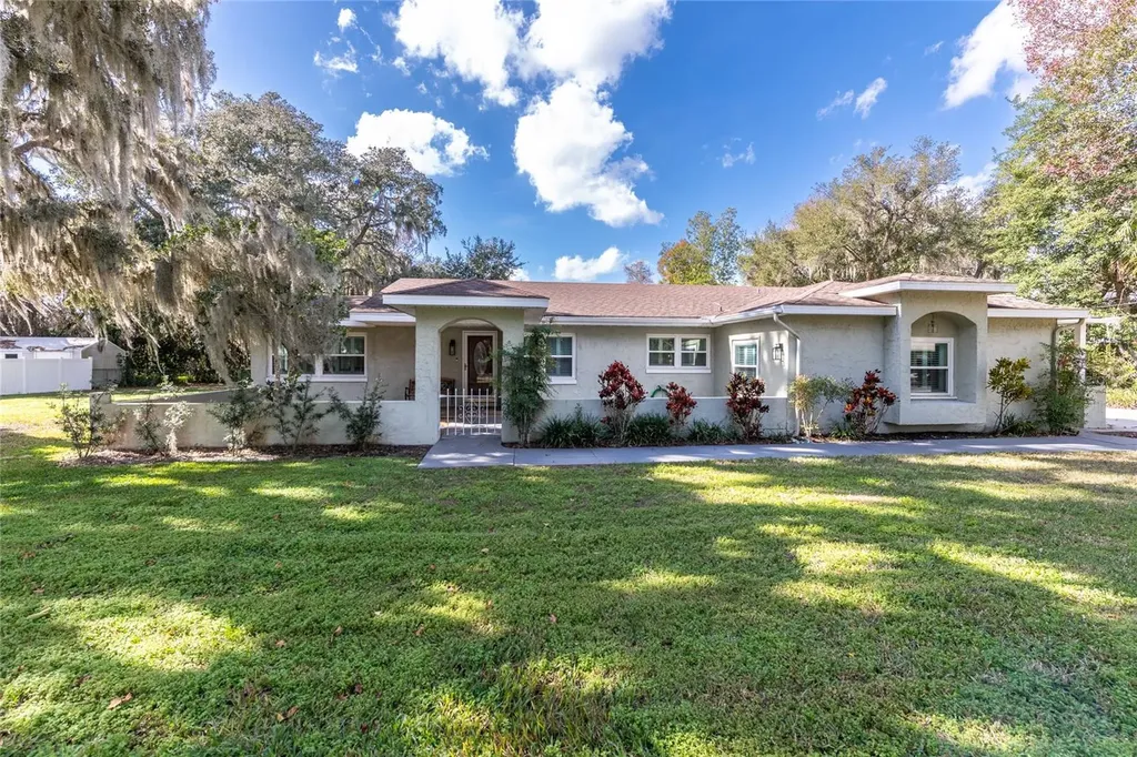 185 Oakshade Drive Mount Dora FL 32757