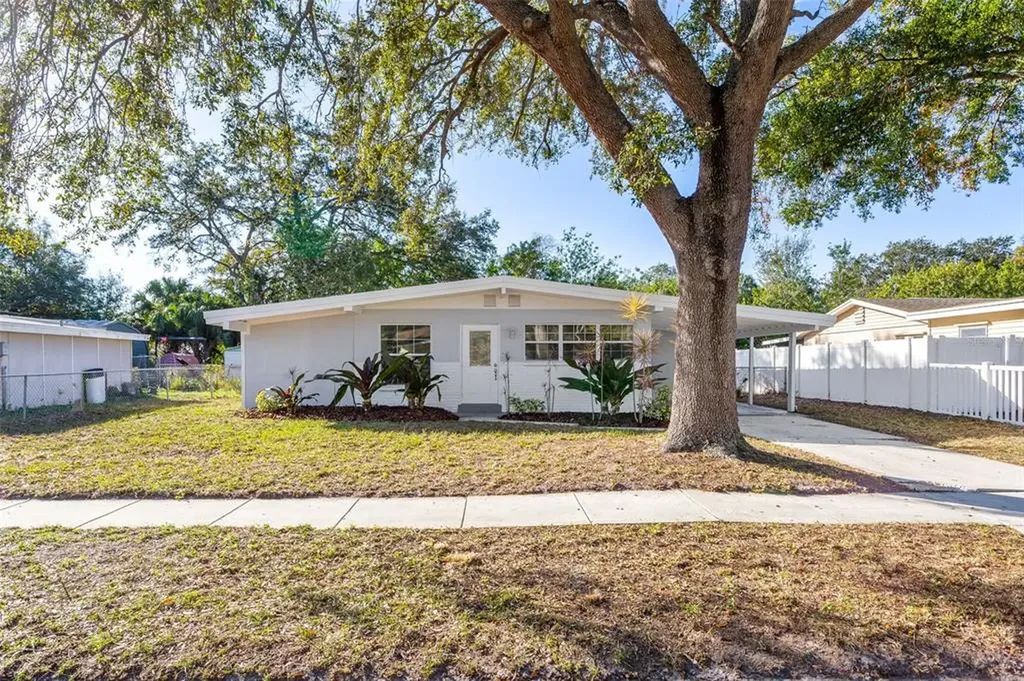 4424 W Varn Avenue Tampa FL 33616