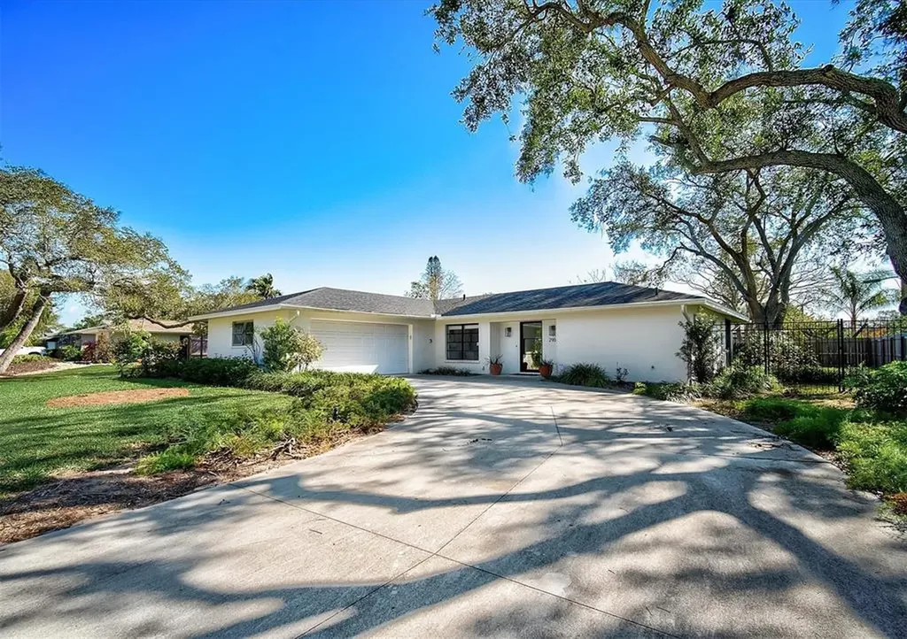 2902 Mayflower Street Sarasota FL 34231