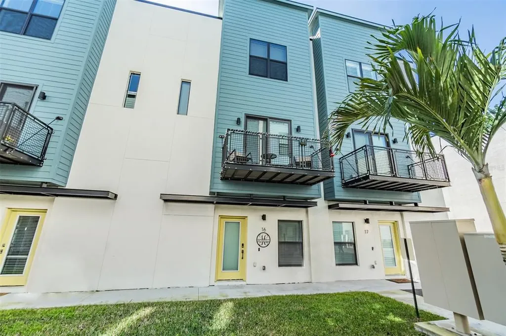 4810 W Mcelroy Avenue Tampa FL 33611
