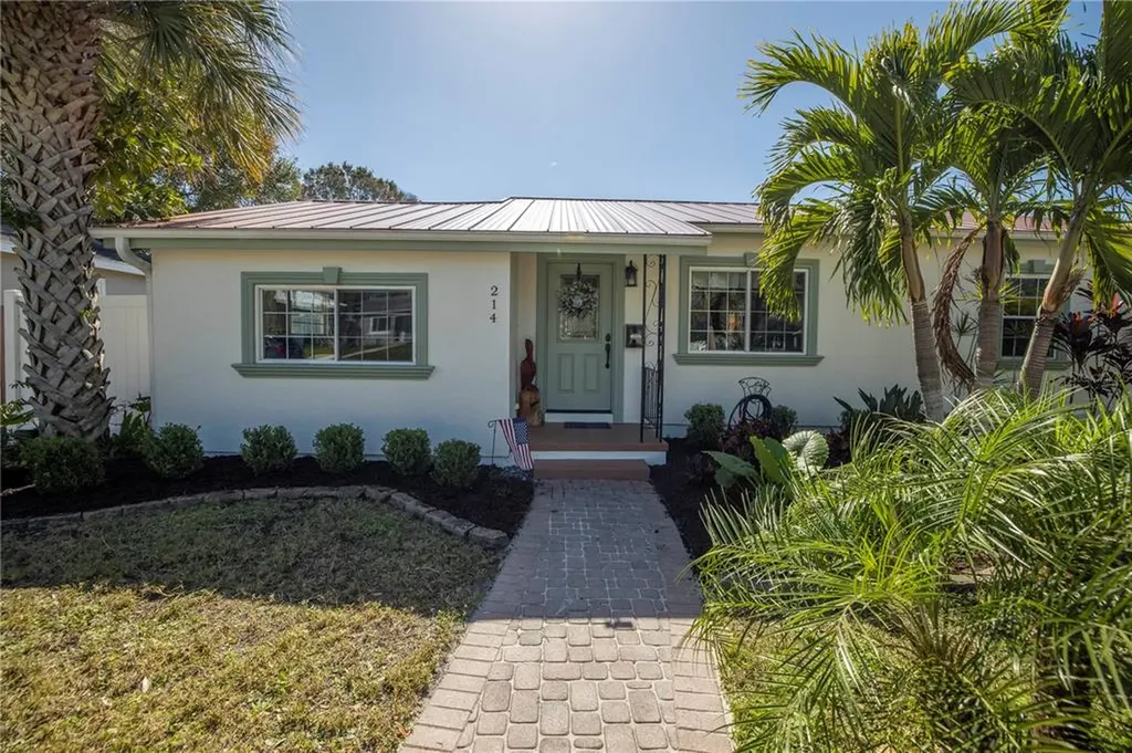 214 39th Avenue NE St Petersburg FL 33703