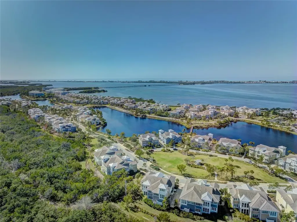 237 Sapphire Lake Drive Bradenton FL 34209