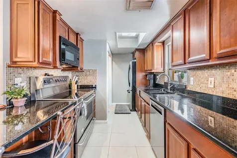 512 N Archer Street Tampa FL 33609