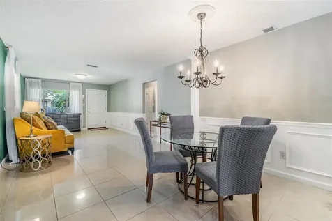 512 N Archer Street Tampa FL 33609