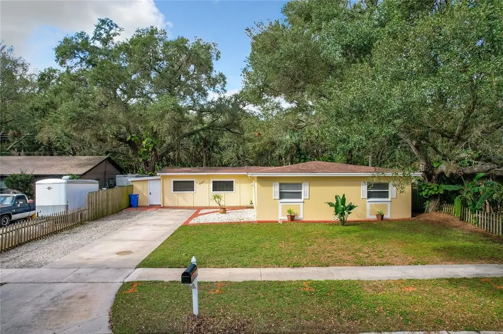 6420 Santa Monica Drive Tampa FL 33615