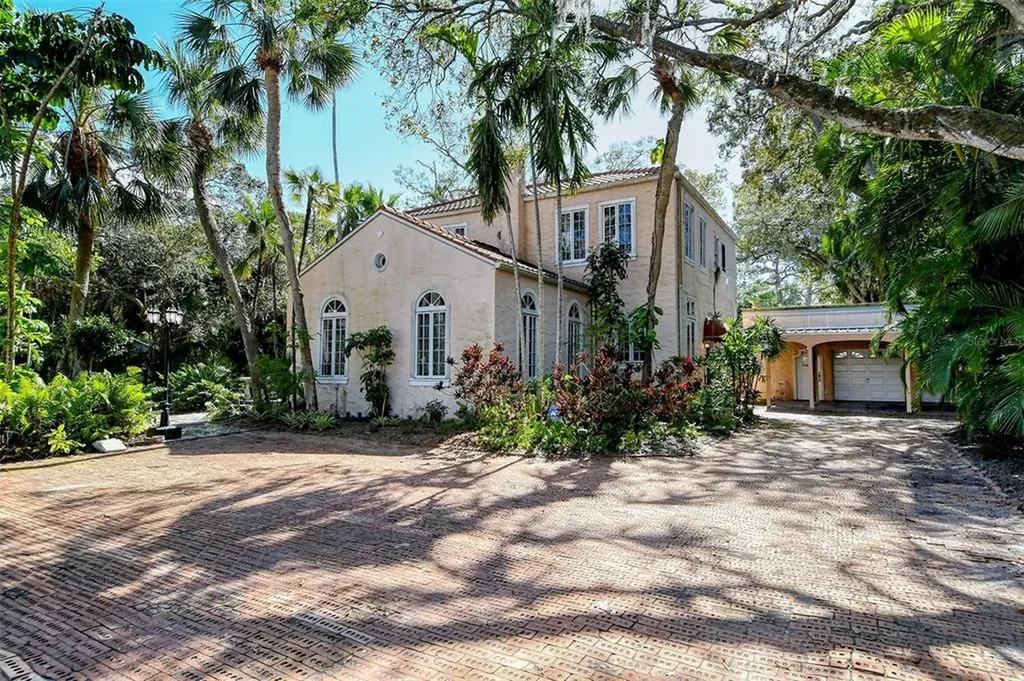 1325 Cocoanut Avenue Sarasota FL 34236