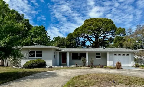 5927 7th Street S St Petersburg FL 33705